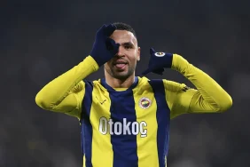 Fenerbahce_nin_golcusu_En-Nesyri_formunun_zirvesin_1739481931