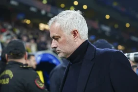 Jose_Mourinho_genc_yldz_adayna_ovguler_yagdrd___On_1739482291